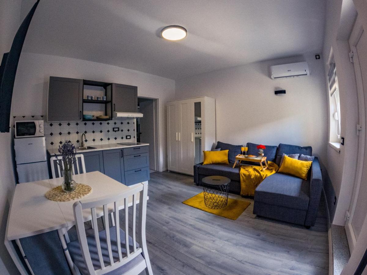 Deluxe Apartment And Studio "Nona Fa" Fiume Esterno foto