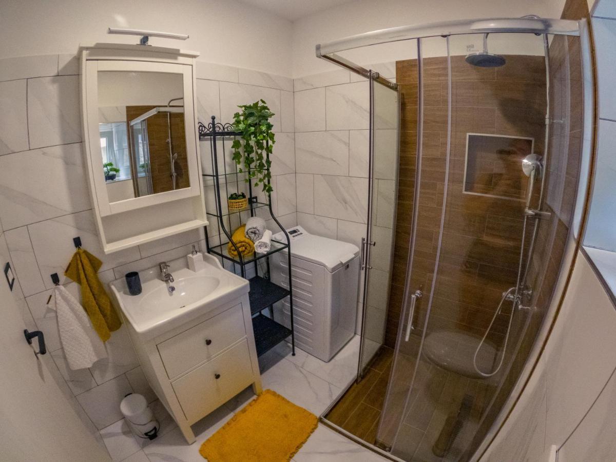 Deluxe Apartment And Studio "Nona Fa" Fiume Esterno foto
