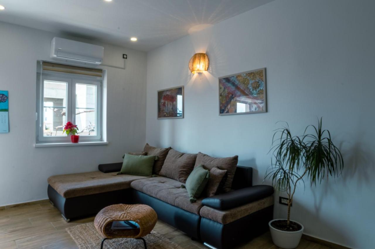 Deluxe Apartment And Studio "Nona Fa" Fiume Esterno foto